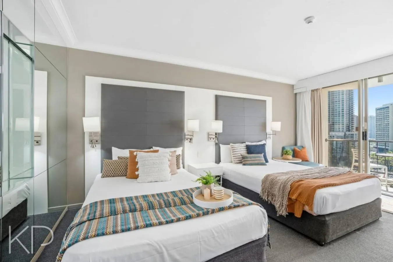 Bright Oceanview Apartment On Level 11, Mantra On View, Surfers Paradise Gold Coast