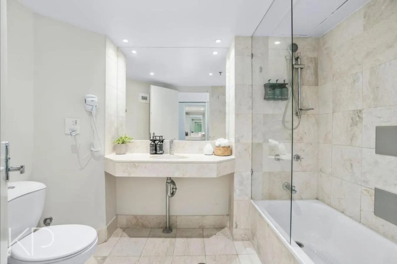 Bright Oceanview Apartment On Level 11, Mantra On View, Surfers Paradise Gold Coast