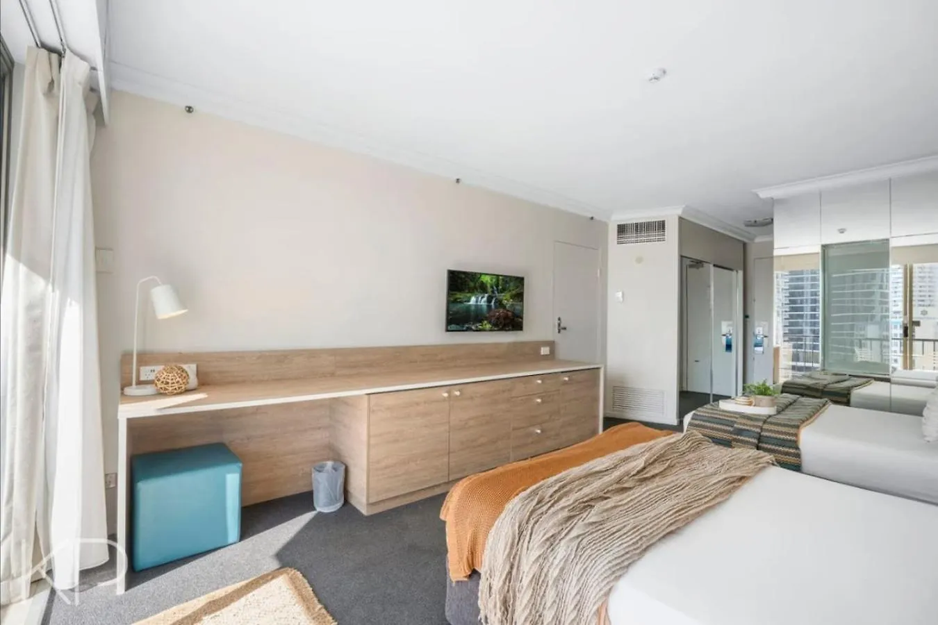Bright Oceanview Apartment On Level 11, Mantra On View, Surfers Paradise Gold Coast